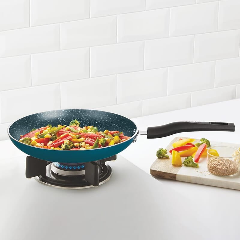 Borosil ProChef Non-Stick Fry Pan, 26 cm, Gas Stove Compatible, Thick Uniform Body for Even Heating, Metal Spoon Friendly, PFOA Free, Blue Exterior, Stir Frying Pan for Eggs, Cutlets, 1 Year Warranty