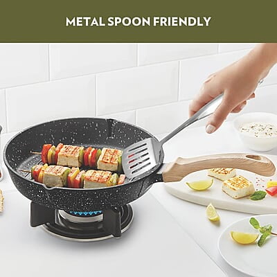 Borosil Vajra Die-Cast Non-Stick Aluminium Round Grill Fry Pan, Frying Pan with Ridges, Black with Wood-Finish Handles, 240 mm Wide, 5 mm Thick Borosil Vajra Die-Cast Non-Stick Aluminium Round Grill Fry Pan, Frying Pan with Ridges, Black with Wood-Finish Handles, 240 mm Wide, 5 mm Thick
